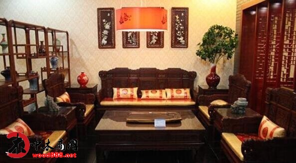 紅木生產(chǎn)廠商和原材料交易商共商觀瀾紅木產(chǎn)業(yè)發(fā)展