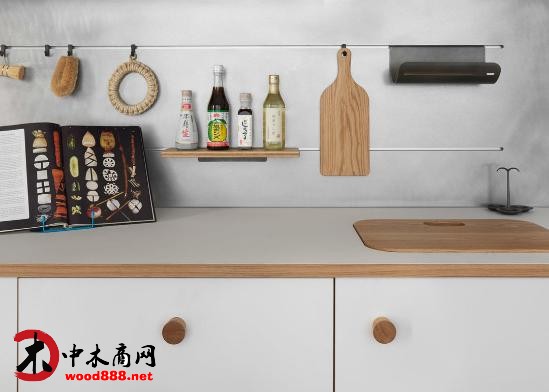 這套簡潔直觀的廚房系統(tǒng),用木材營造出了一種高級感