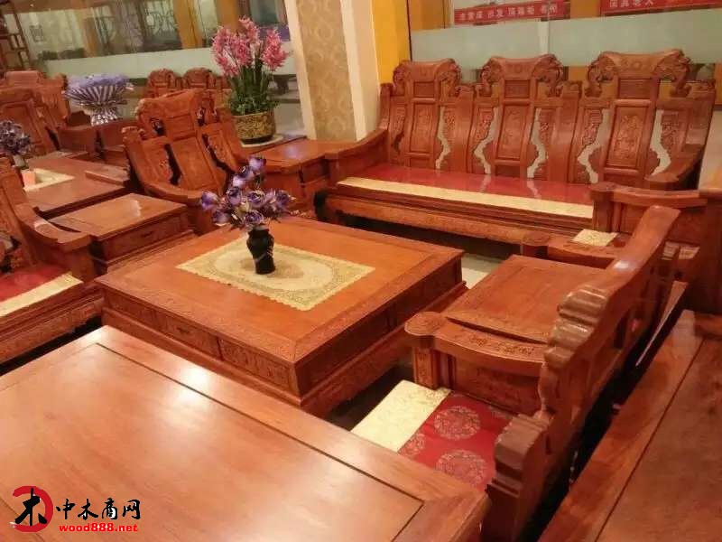 彪云沙發