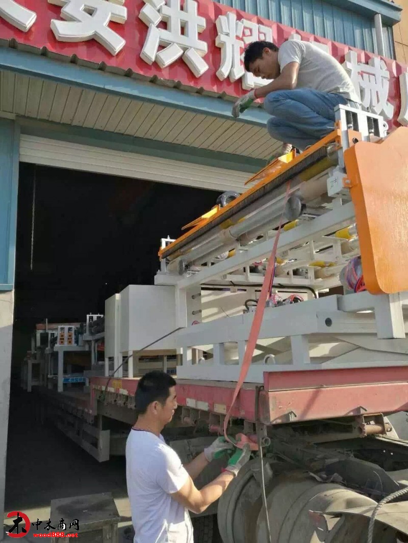 模板清邊機