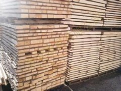根據(jù)客戶訂單生產(chǎn)加工樟子松.落葉松各種規(guī)格防腐材 質(zhì)量保證