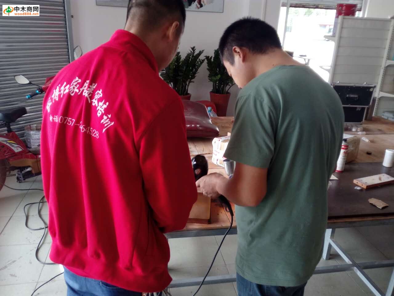 家博紅家具維修培訓現場