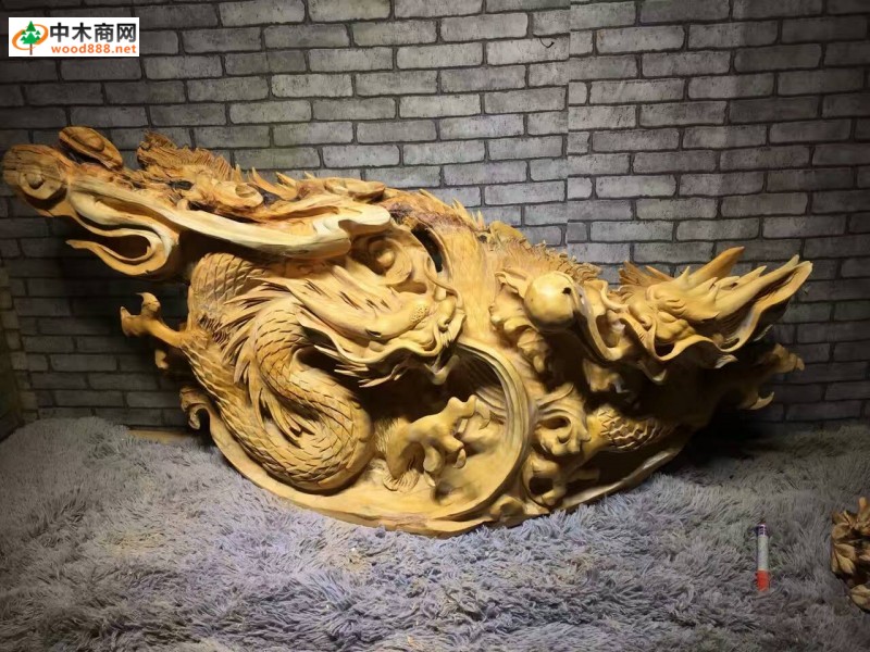 雙龍戲珠