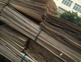 廠家直銷各種規格厚度的楊木板皮,可定制加工