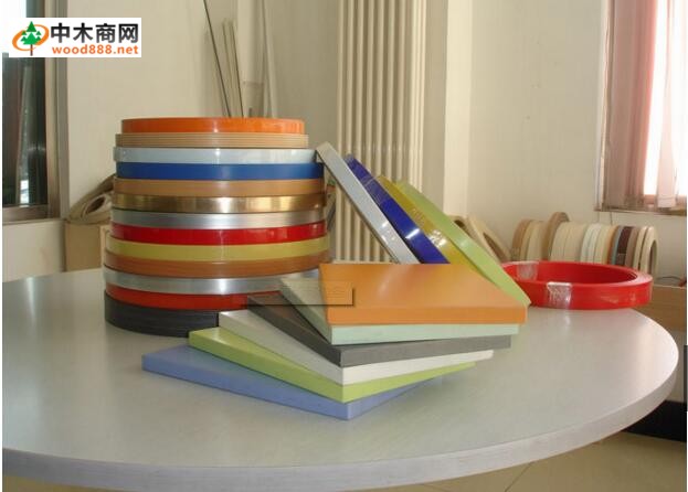 廠(chǎng)家專(zhuān)業(yè)批發(fā)各種優(yōu)質(zhì)pvc封邊條,生態(tài)板扣條量大價(jià)優(yōu)批發(fā)