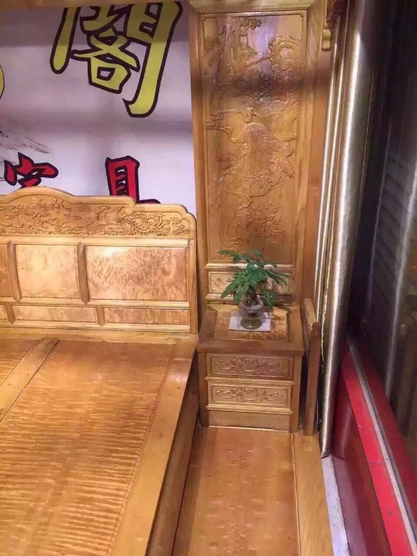 金絲楠木大床套裝