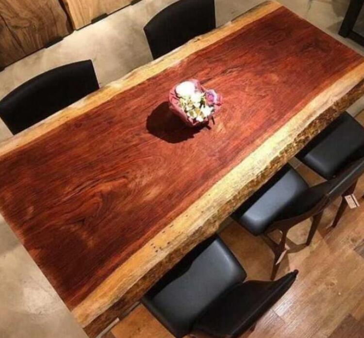 什么材質的實木餐桌比較好？