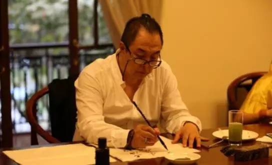 “別看中木商網陳昌文什么東西都收藏，國內的，蛐蛐罐
