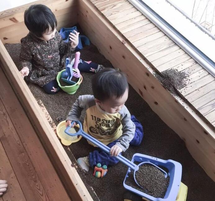 飄窗 + 沙坑玩樂區(qū)