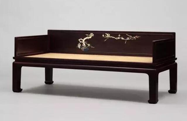 紅木家具要經(jīng)常上蠟保養(yǎng)