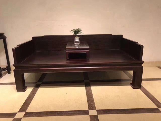 羅漢床是古老的家具