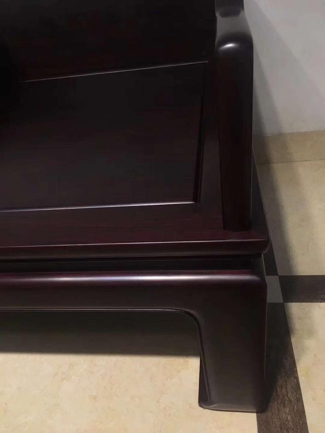 可以用來待客，而架子床和拔步床用于大睡