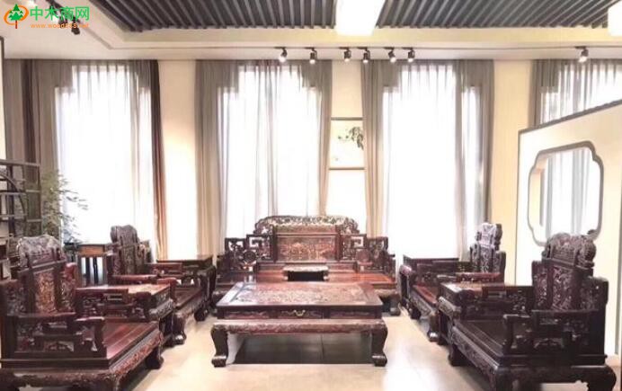 在北美洲當地，黑胡桃是甚至是一些皇室專用的材料