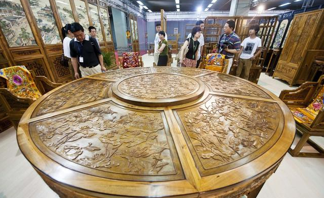 金絲楠圓桌