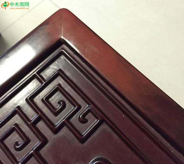 朋友前幾年買的紅木家具顏色變淺了,到底是什么回事？