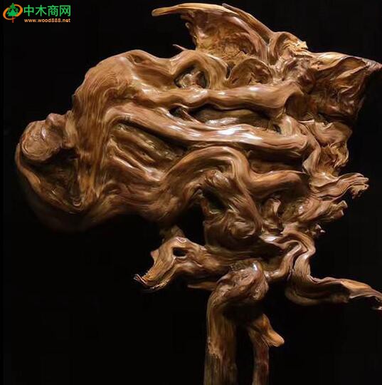 題材新穎的雕刻作品，對我們的影響是無法用價值來衡量的。