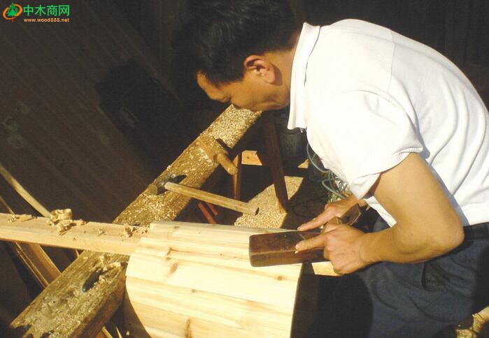 手工木鉆、墨斗、米尺、角尺寸、凳鉗、凳碼、錘子、磨刀石等工具