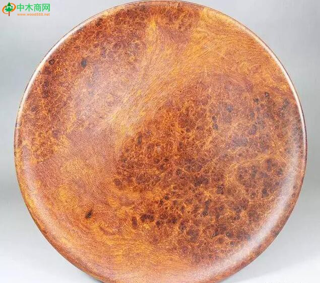 癭木紋理奇特，具有特殊扭曲的花紋