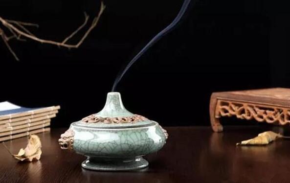 所以中木商網(wǎng)陳昌文想說的是沉香木是樹木