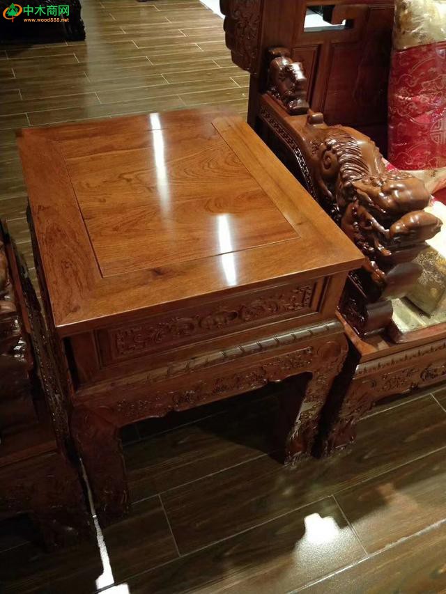黃梨花和酸枝木制成的家具