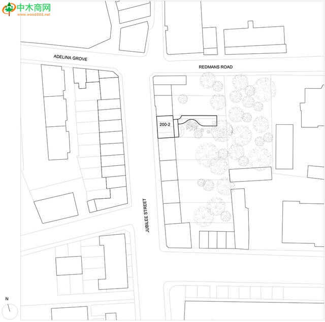 軟木門廊和膠合板地面進(jìn)行簡單裝飾