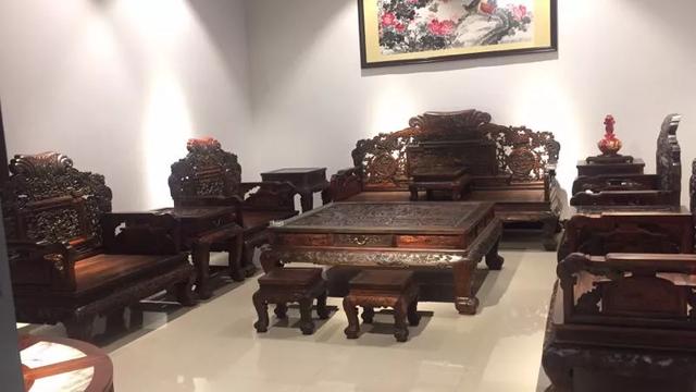 紅木家具，傳承中華民族五千年的歷史，濃縮了中國(guó)千年的智慧