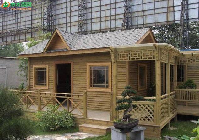 木制房屋都選擇高級松木建造，木材是一種天然