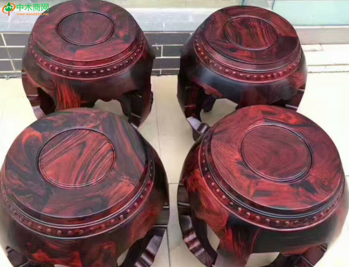 杭州紅木展持續火熱百余元紅木方凳排隊買