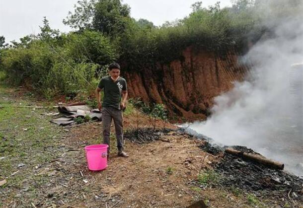 湘潭一木材廠工人焚燒垃圾,被罰1000元