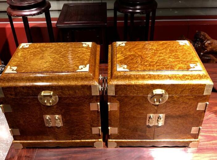 金絲楠瘤疤官皮箱