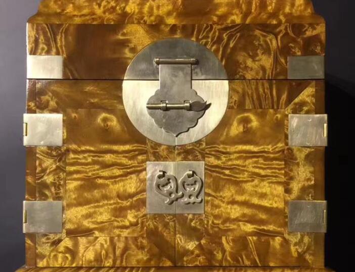 黃金樟瘤疤官皮箱
