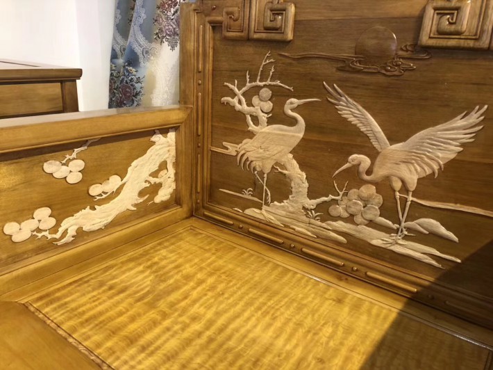 金絲楠木檀雕沙發(fā)八件套,1/3座茶幾,花架,方凳