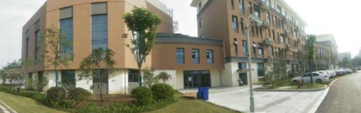 常熟高新園中等專業學校服裝和藝術部主任繆衛國介紹說
