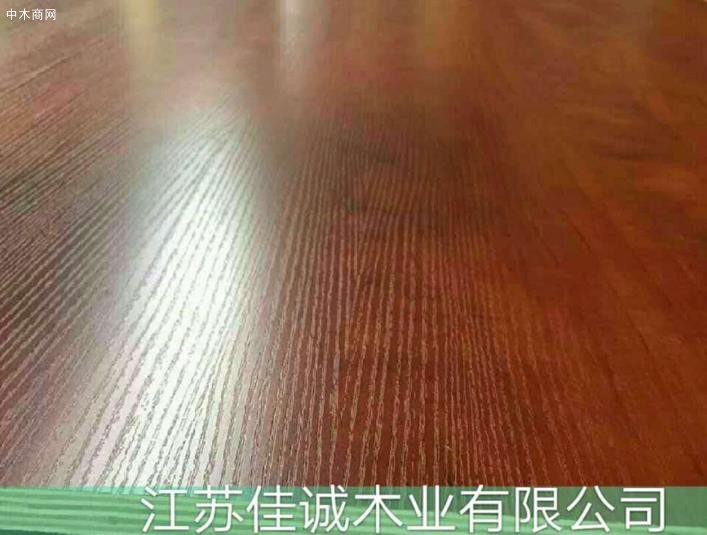 楊桉多層板材是由楊木、桉木木段旋切成單板或由楊木、桉木木方刨切成薄木