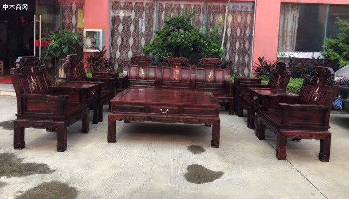 黃花梨的價格已經把紫檀甩到沒邊