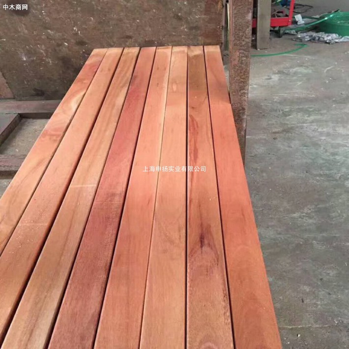 馬來西亞柳桉木圓柱供應(yīng)商 上海柳桉木防腐木古建木條方工程