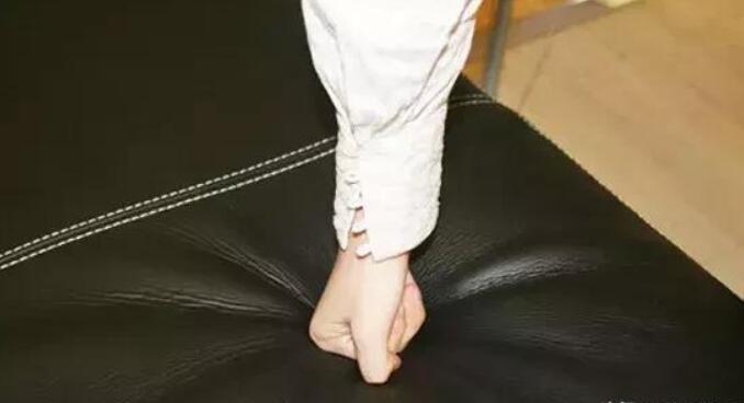 真皮按壓后周圍有皺紋