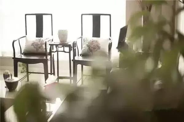 南官帽椅是扶手椅中最典型的作品