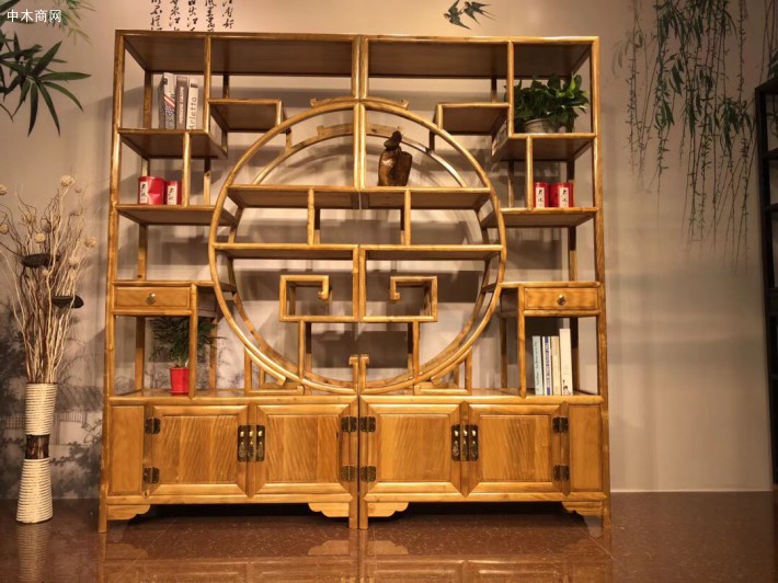 金絲楠木家具之所以能產生如此撼人心魄的魅力