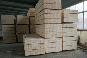揚州鑫聚源木業(yè)廠家直銷松木建筑木方
