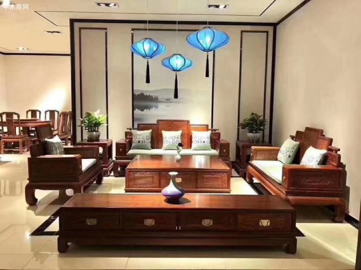 家具應避免靠近熱源、電源、水源