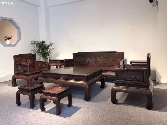 家具使用過程中發現損傷，應及時通知保修單位維修