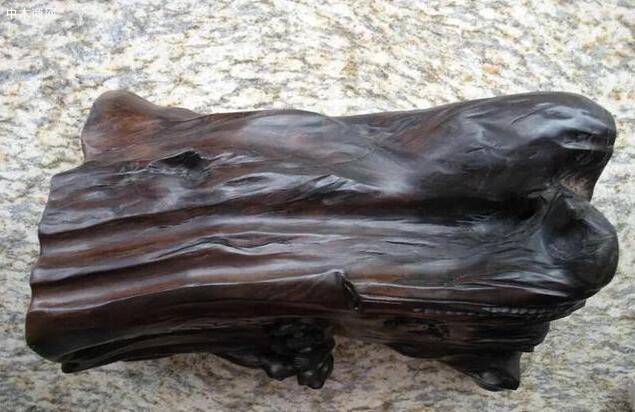 烏木和金絲楠木誰更值錢