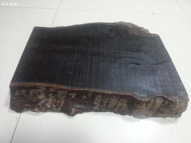 烏木和金絲楠木誰更值錢