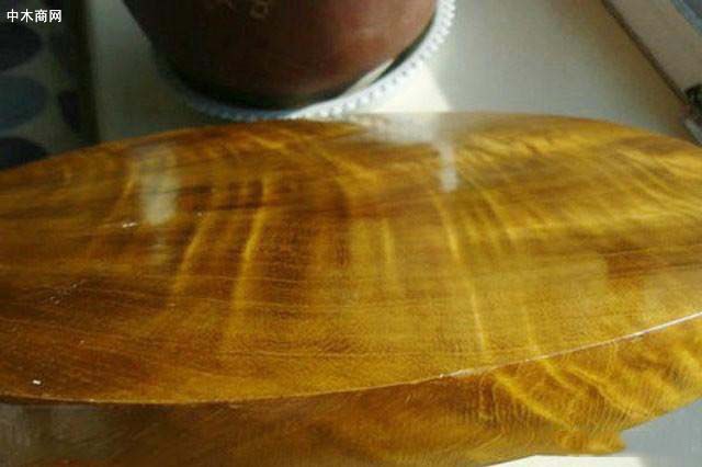 黃金樟癭子和金絲楠癭子的味道對比不明顯