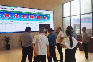 撫州市南城縣考察團在南康區(qū)考察家具產(chǎn)業(yè)