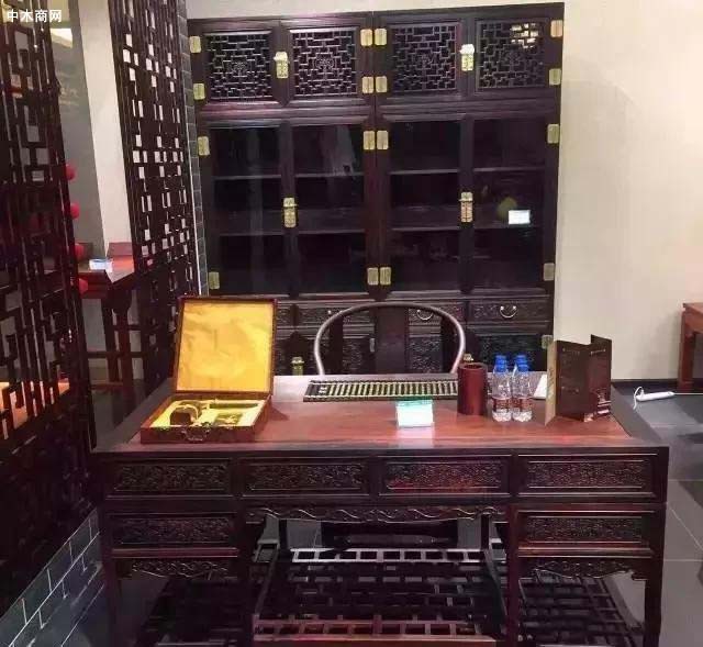 我們仔 細(xì)看看這幾張圖就昨天和今天的變化已經(jīng)不小吧