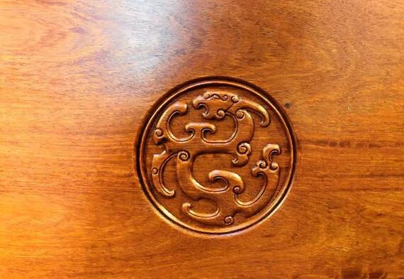 那么我們?nèi)绾伪苊饧t木開裂呢？