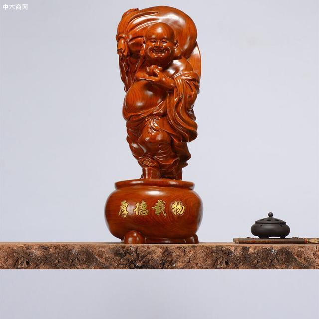 為何紅木雕刻成藝術品價很高，而原材料卻不貴？