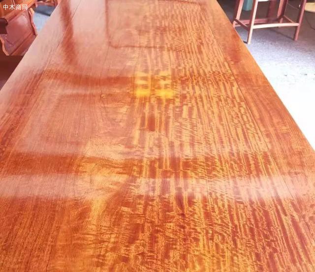 根據(jù)現(xiàn)在的市場行情，緬甸花梨常規(guī)料根據(jù)品相徑級(jí)不同